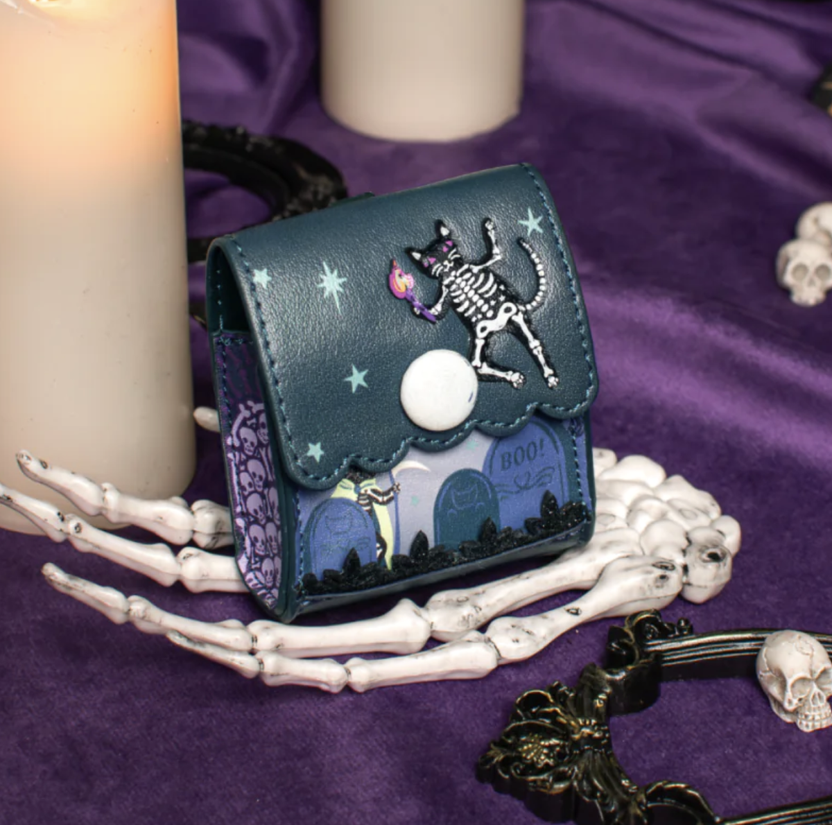 Vendula Haunted Theatre Pods Case