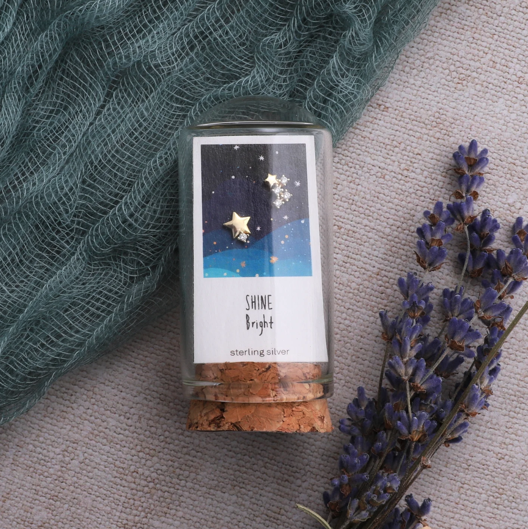 Attic Creations Shine Bright Asymmetrical Star Earrings - Gold Plated - Podarok