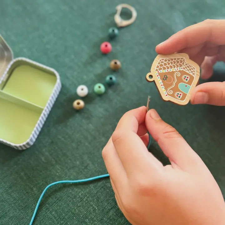 Cotton Twist Make Your Own Gingerbread House Keyring Tin